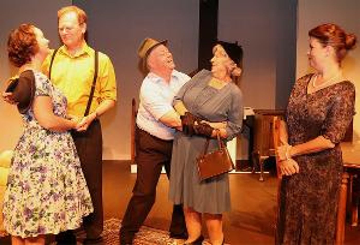 SUMMER OF THE SEVENTEENTH DOLL Comes to Stirling Theatre This Month  Image