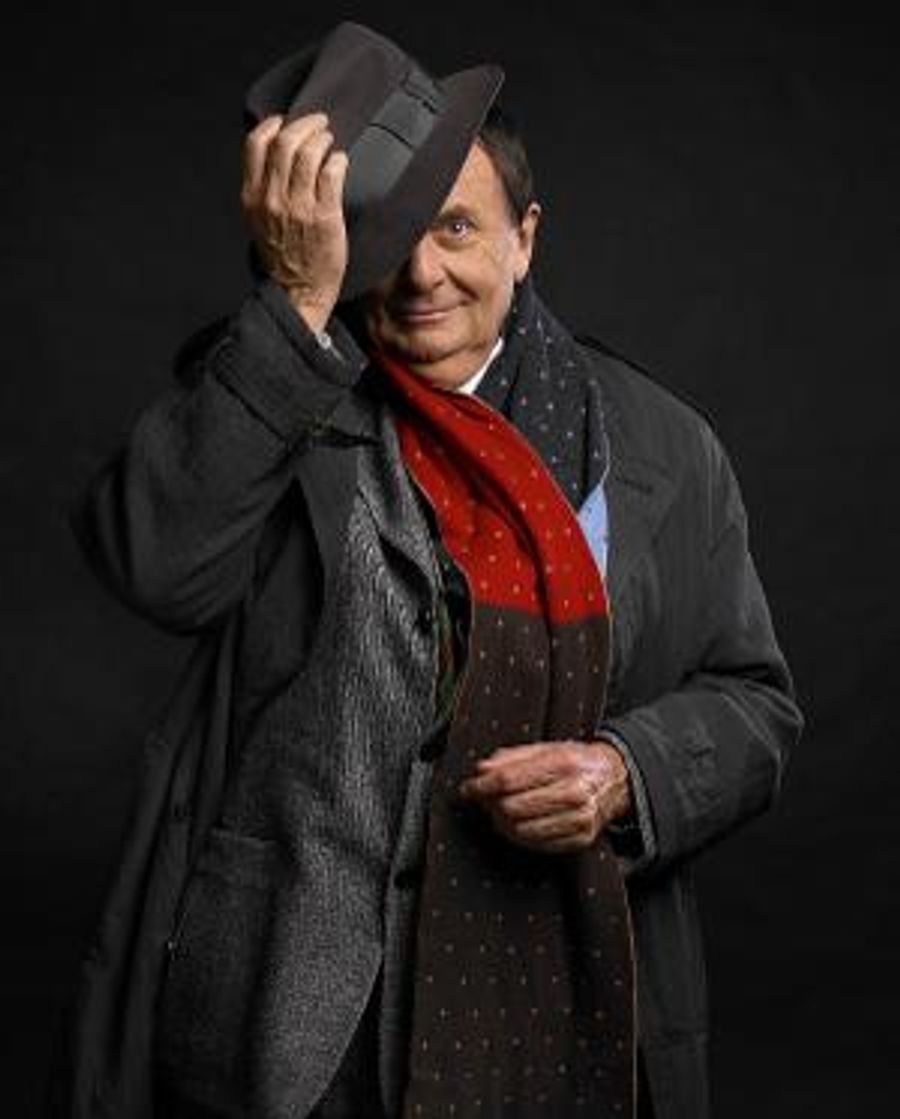 Barry Humphries Will Return to the West End in THE MAN BEHIND THE MASK Image