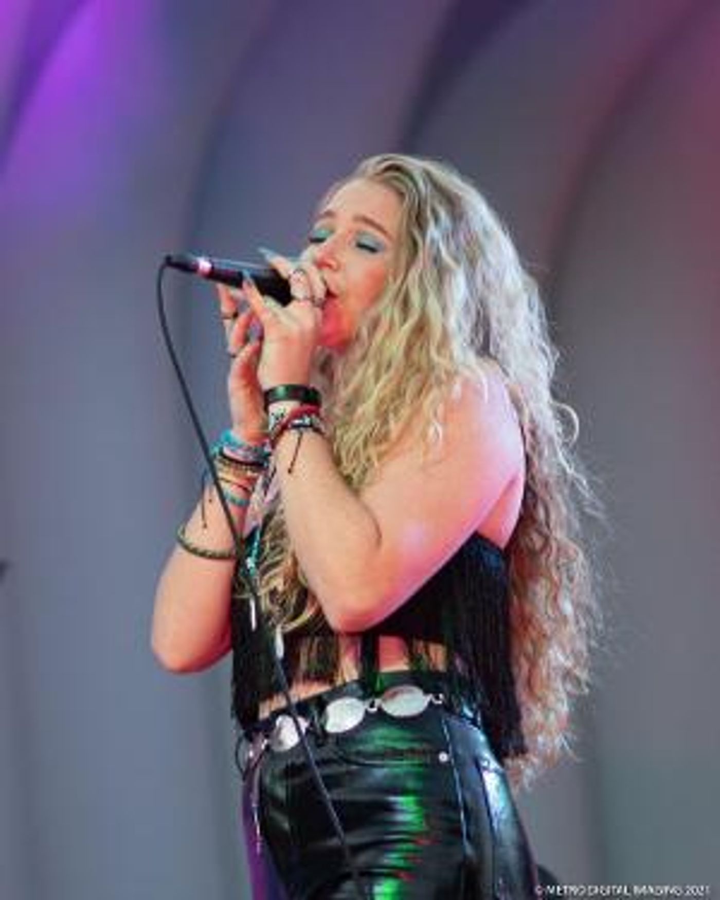 Long Island's American Idol Star Shannon Gibbons To Join Nancy Kerrigan In HOLIDAY SPECTACULAR ON ICE!  Image