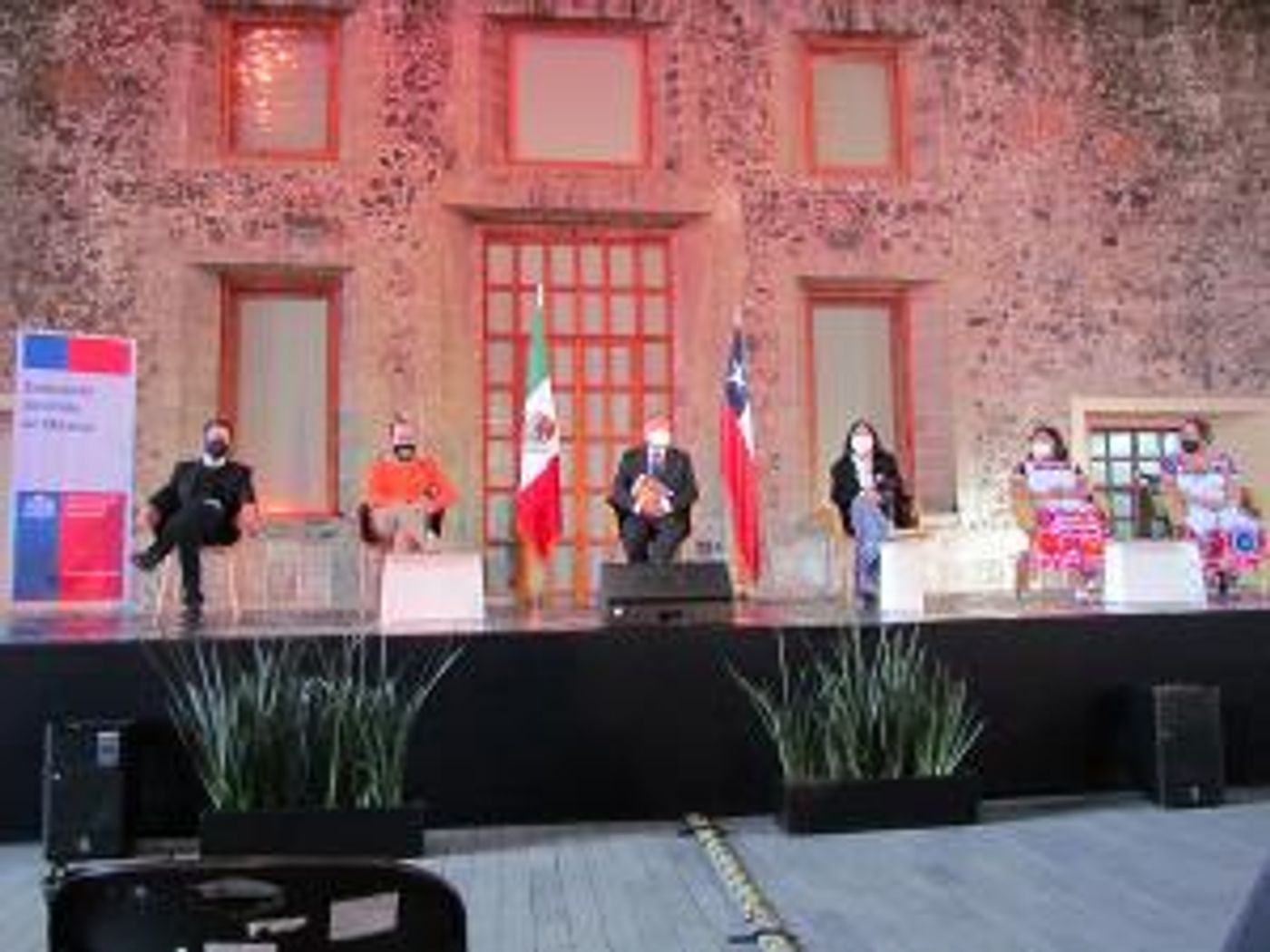 La Obra Poética De Gabriela Mistral, En Proceso De Traducción Al Náhuatl  Image