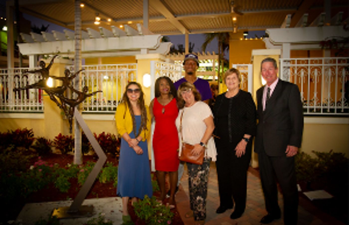 Pompano Beach Dedicates New Sculpture By Renowned Artist Linda Serrao  Image