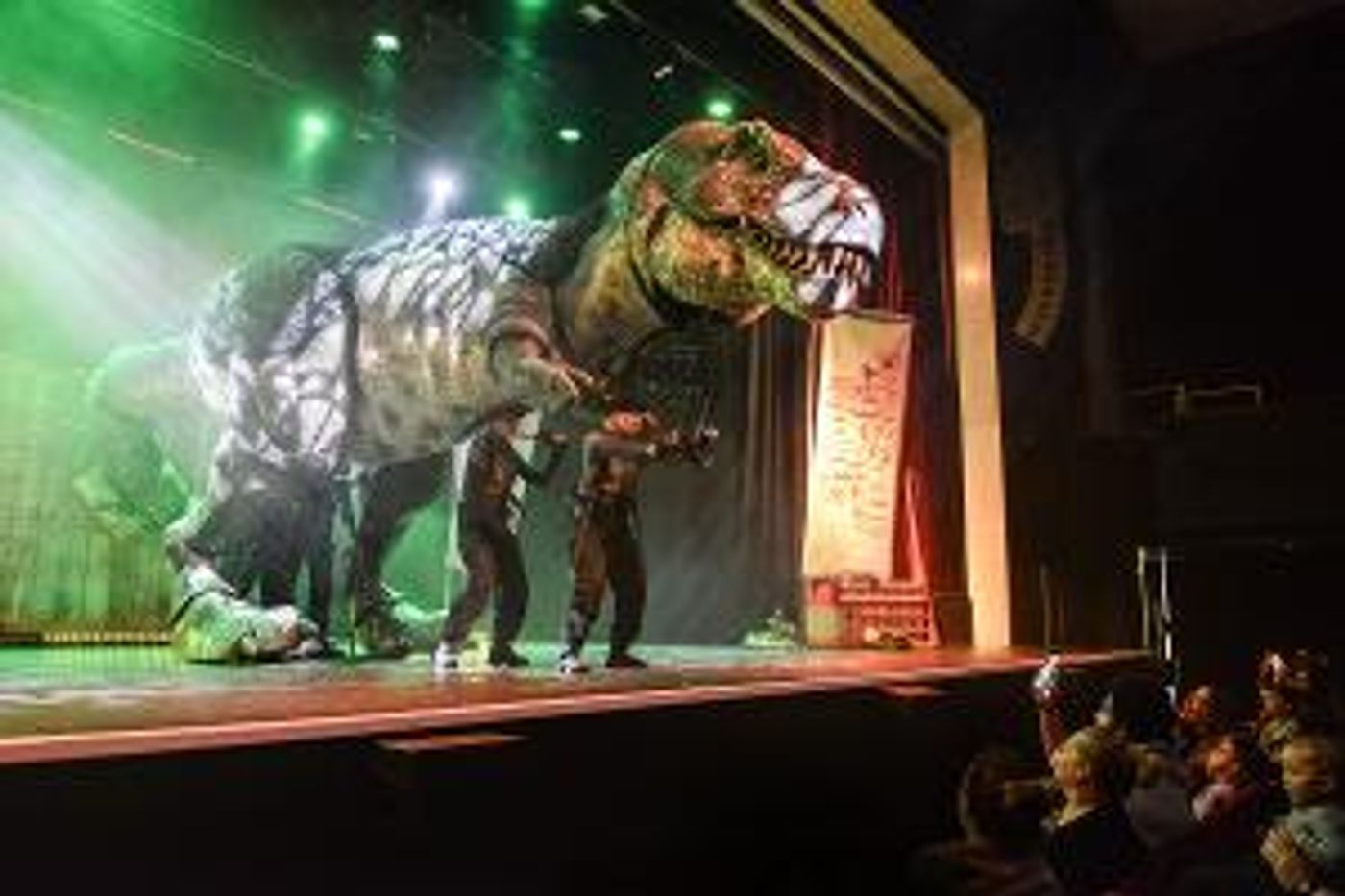 DINOSAUR WORLD LIVE Returns To Thousand Oaks  Image