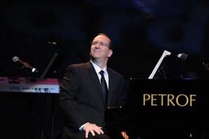 Neil Berg Brings 112 Years Of Broadway To The Van Wezel  Image