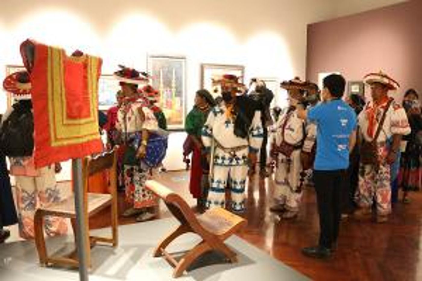 Comunidades De La Cultura Wixárica Visitan El Museo Del Palacio De Bellas Artes  Image