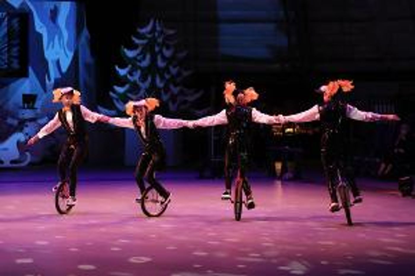 Sailor Circus to Present THE GREATESTLITTLE SHOW ON EARTH!  Image