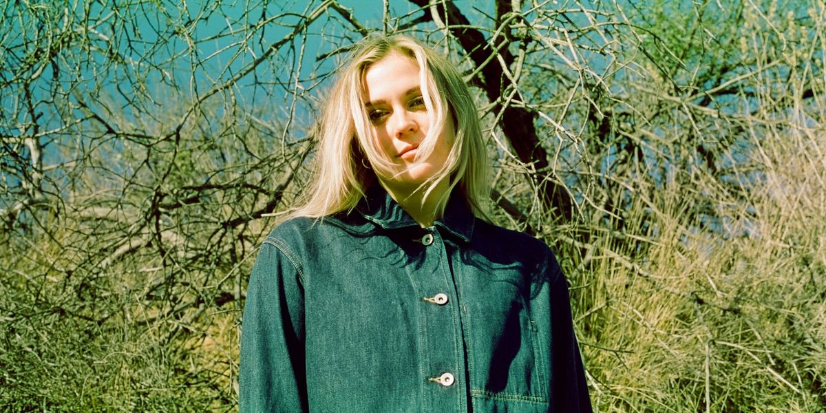 little bit (Formerly of Lilith ffo Julianna Hatfield, The Beths) Shares New Single 'out to dry'