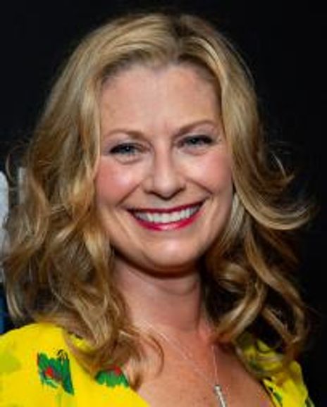 Angela Pierce Headshot