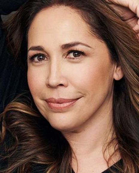 Andrea Burns Headshot