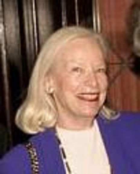 Julia Hansen Headshot