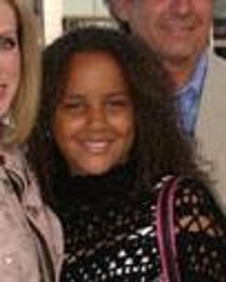 Chloe Mills Headshot