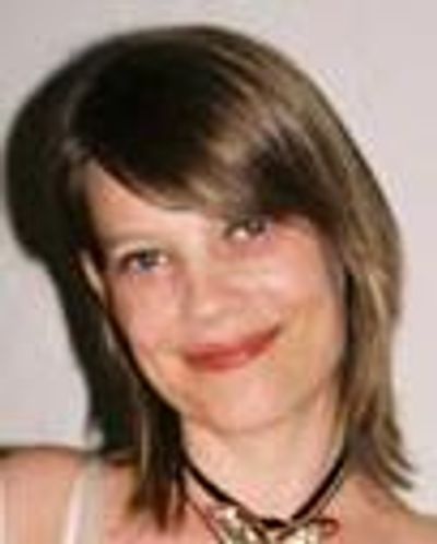 Kellie Overbey Headshot