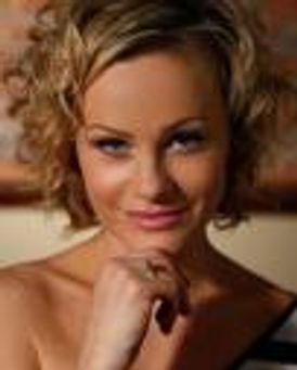 Nicolette Hart Headshot