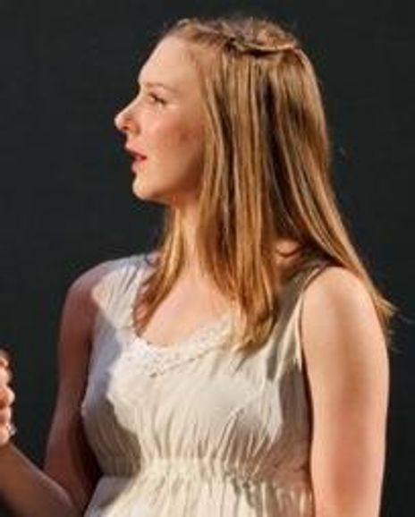 Sydney Andrews Headshot