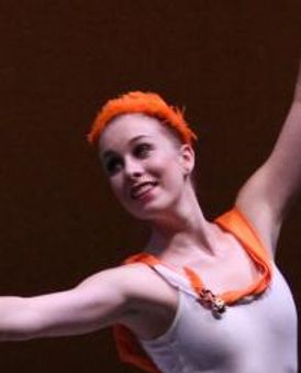 Mary Barton Headshot