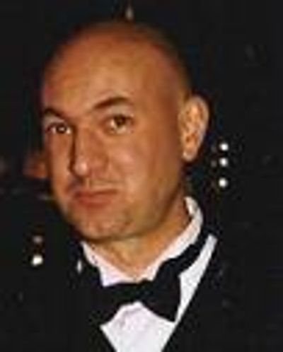 Daniel Stewart Headshot