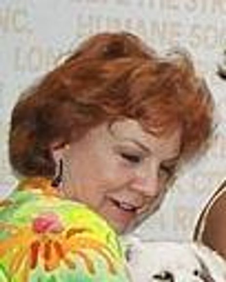 Beth Folwer Headshot