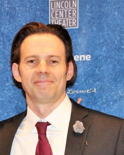 Michael Evan Halling Headshot