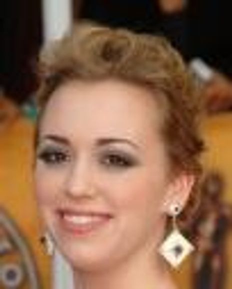 Andrea Bowen Headshot