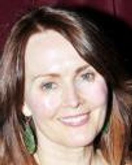 Laura Innes Headshot