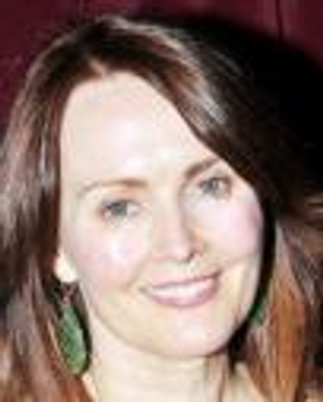 Laura Innes Headshot