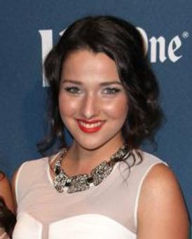 Annie Clark Headshot