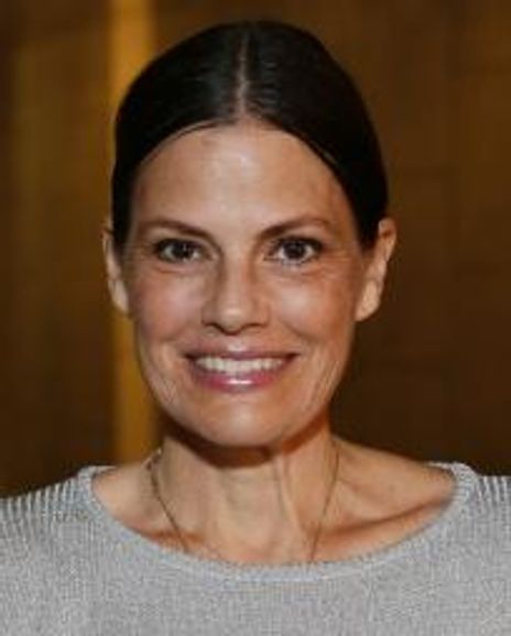 Suzanne Cryer Headshot
