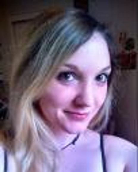 Emily Floyd Headshot