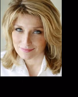 Liz Larsen Headshot