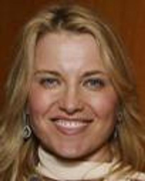 Lucy Lawless Headshot