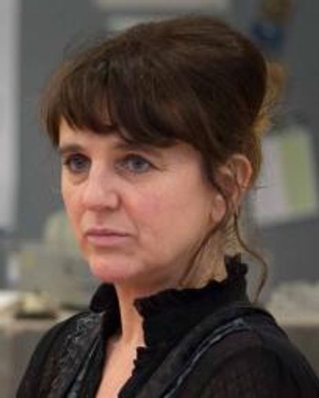 Elizabeth Hill Headshot