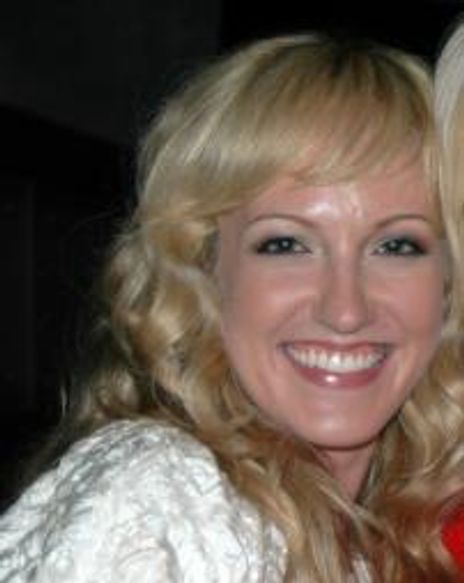 Claire Howard Headshot