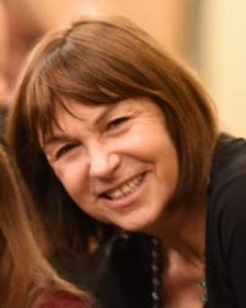 Dinah Manoff Headshot