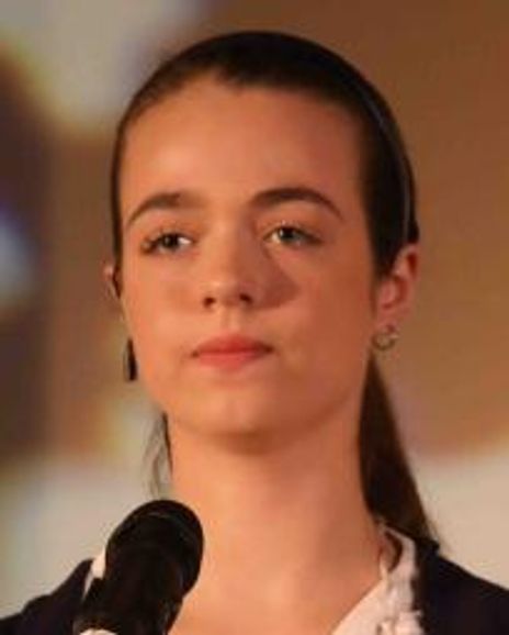 Caroline Leonard Headshot