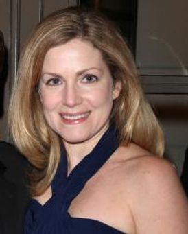 Christine Lindsay Headshot