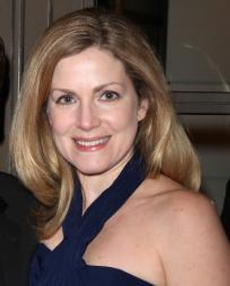 Christine Lindsay Headshot