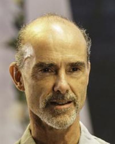 Finbar Lynch Headshot