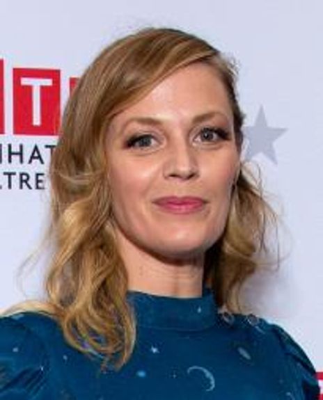 Elizabeth Stanley Headshot