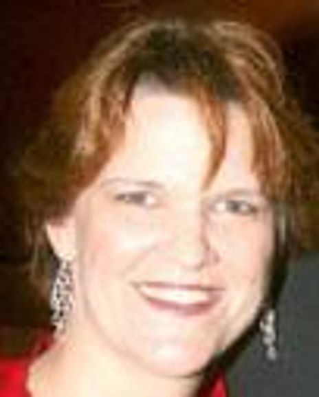 Leslie Anderson Headshot