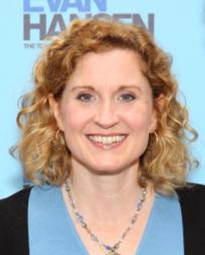 Christiane Noll Headshot