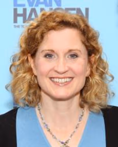 Christiane Noll Headshot