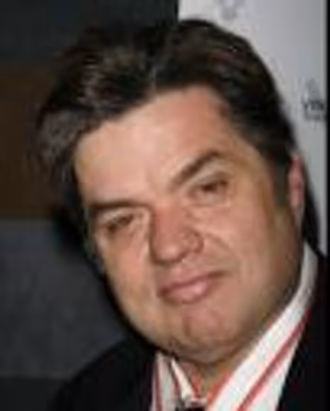 Oliver Platt Headshot