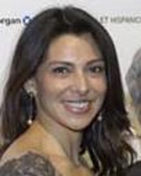Angela Saralegy Headshot