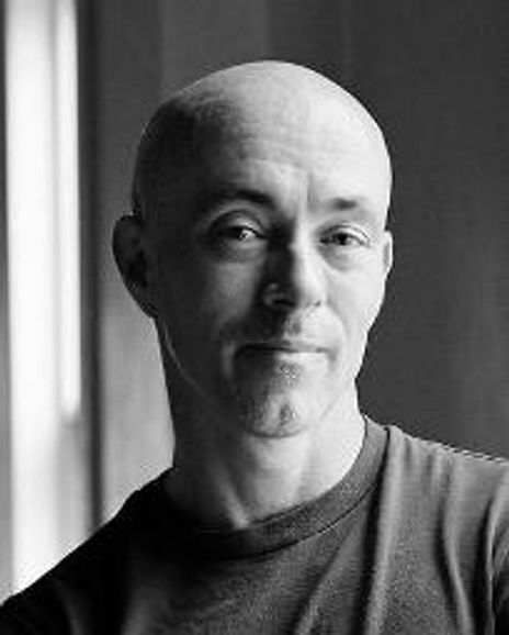 Stephen Mills Headshot