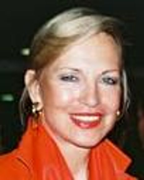 Elke Gazzara Headshot