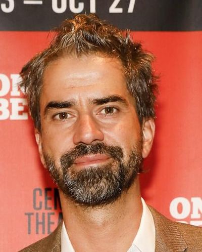 Hamish Linklater Headshot