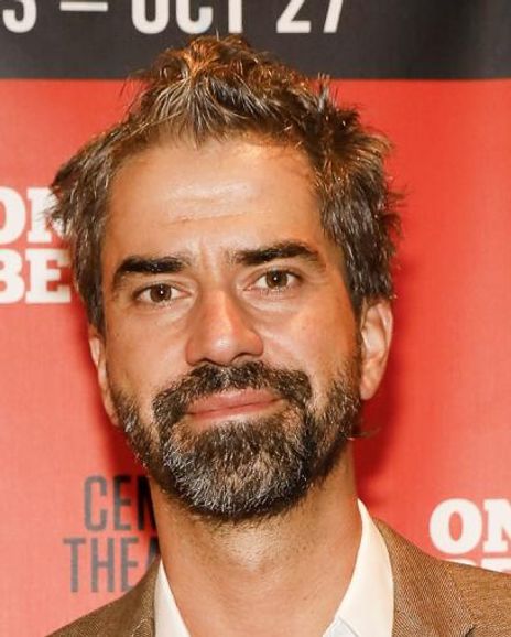 Hamish Linklater Headshot