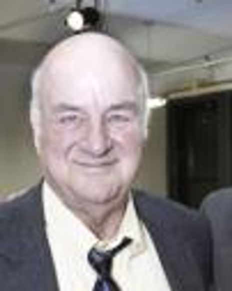 Steven Scheuer Headshot