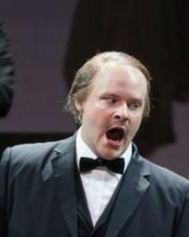 Thomas Richards Headshot