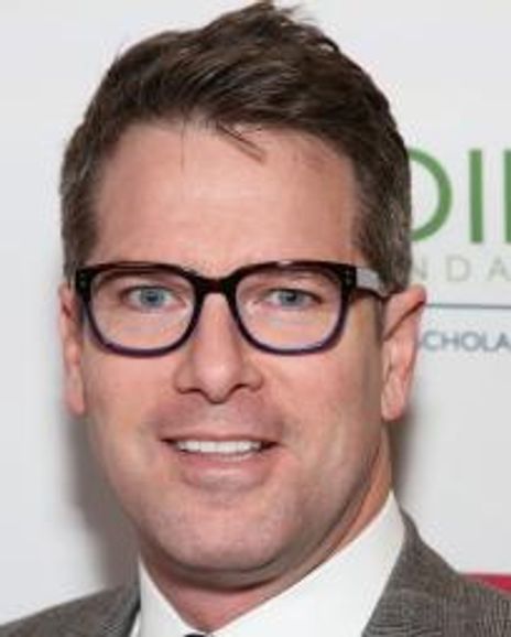 Thomas Roberts Headshot