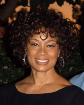 Valarie Pettiford Headshot